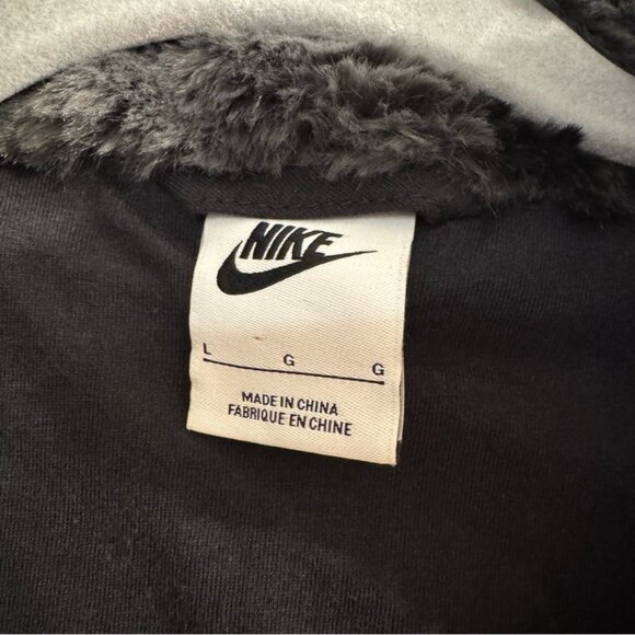 Nike Youth Girls Faux Fur Grey and Black Sherpa Soft Zip Up Jacket Size Large - Picture 5 of 9